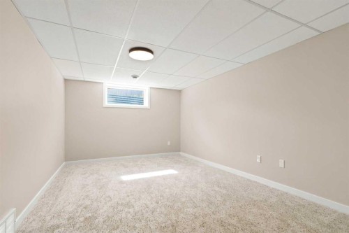 198 Bird Crescent, Fort Mcmurray, AB - Indoor Photo Showing Other Room