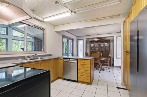 25 Crescent Heights, Fort Mcmurray, AB - Indoor Photo Showing Kitchen With Double Sink