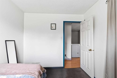 25 Crescent Heights, Fort Mcmurray, AB - Indoor Photo Showing Bedroom