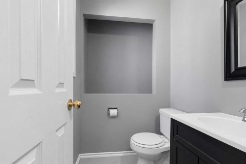 25 Crescent Heights, Fort Mcmurray, AB - Indoor Photo Showing Bathroom