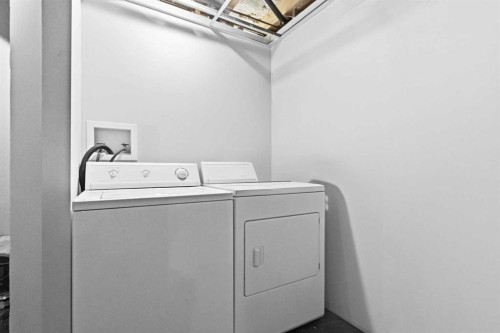 25 Crescent Heights, Fort Mcmurray, AB - Indoor Photo Showing Laundry Room
