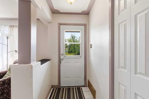 25 Crescent Heights, Fort Mcmurray, AB - Indoor Photo Showing Other Room