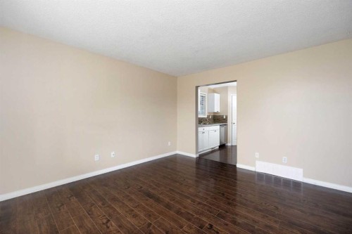 5-100 St. Laurent Way, Fort Mcmurray, AB - Indoor Photo Showing Kitchen With Stainless Steel Kitchen