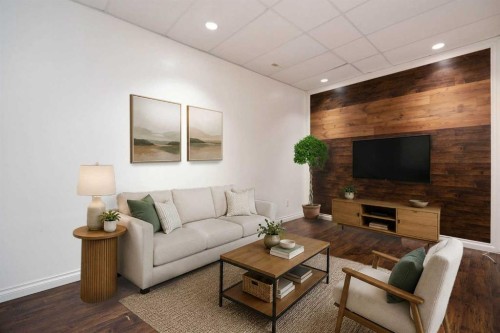 5-100 St. Laurent Way, Fort Mcmurray, AB - Indoor Photo Showing Living Room