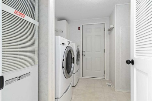 240 Mckinlay Crescent, Fort Mcmurray, AB - Indoor Photo Showing Laundry Room