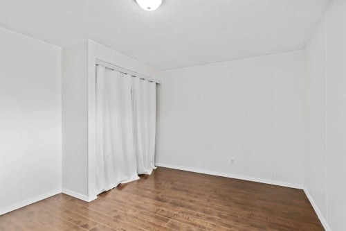 240 Mckinlay Crescent, Fort Mcmurray, AB - Indoor Photo Showing Other Room