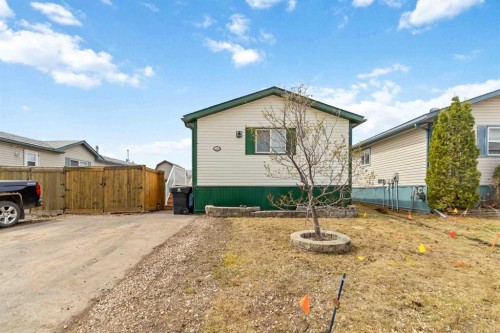 240 Mckinlay Crescent, Fort Mcmurray, AB - Outdoor