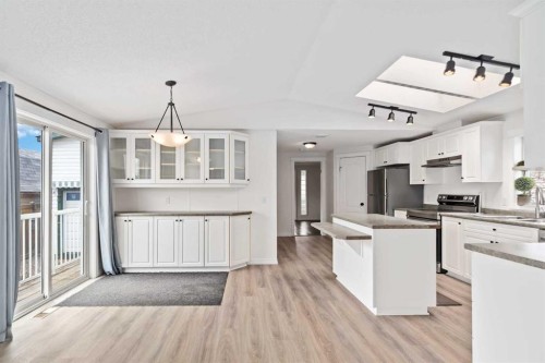 240 Mckinlay Crescent, Fort Mcmurray, AB - Indoor Photo Showing Kitchen