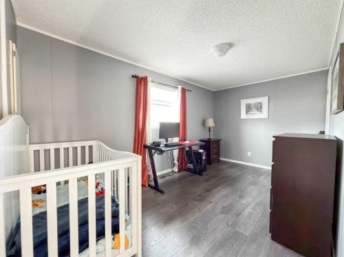 373 Harpe Way, Fort Mcmurray, AB - Indoor Photo Showing Bedroom
