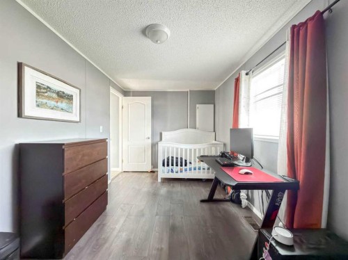 373 Harpe Way, Fort Mcmurray, AB - Indoor Photo Showing Bedroom