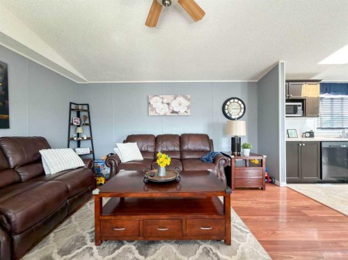 373 Harpe Way, Fort Mcmurray, AB - Indoor Photo Showing Living Room