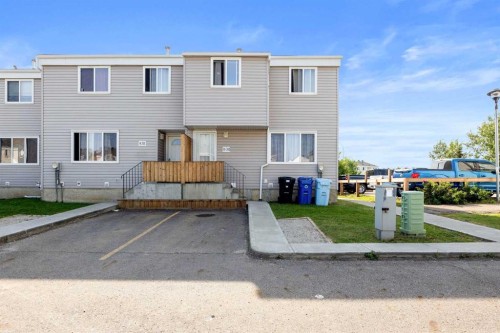 10-701 Beacon hill Drive  Fort Mcmurray, AB T9H 3R4