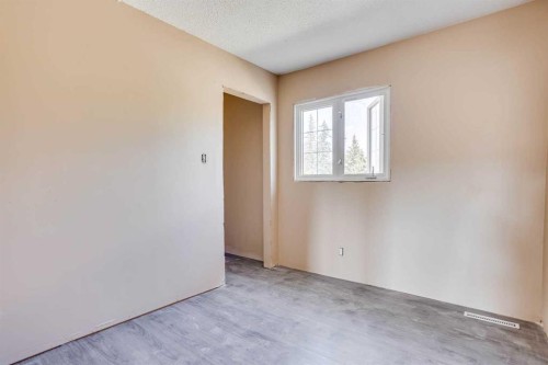 33 Poplar Crescent, Fort Mcmurray, AB 