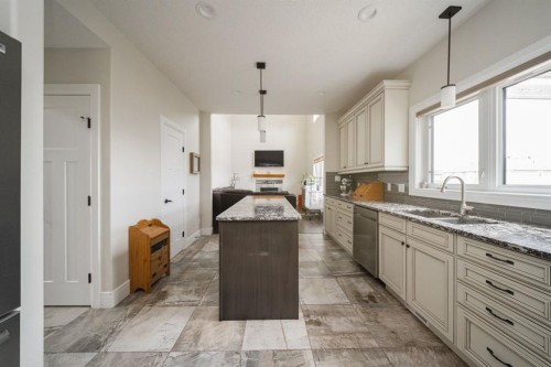 141 Beaverglen Close, Fort Mcmurray, AB 