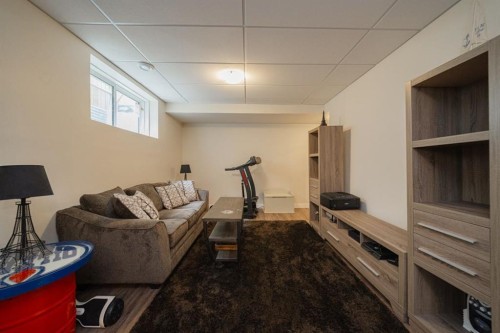 141 Beaverglen Close, Fort Mcmurray, AB 