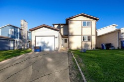 1041 Timberline Drive Fort Mcmurray, AB T9K 1A8