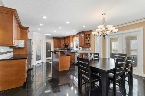 127 Pew Lane, Fort Mcmurray, AB - Indoor Photo Showing Dining Room