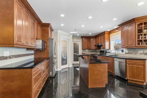 127 Pew Lane, Fort Mcmurray, AB - Indoor Photo Showing Kitchen