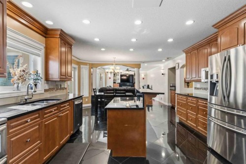 127 Pew Lane, Fort Mcmurray, AB - Indoor Photo Showing Kitchen With Stainless Steel Kitchen With Double Sink With Upgraded Kitchen