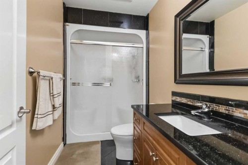 127 Pew Lane, Fort Mcmurray, AB - Indoor Photo Showing Bathroom