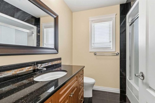 127 Pew Lane, Fort Mcmurray, AB - Indoor Photo Showing Bathroom