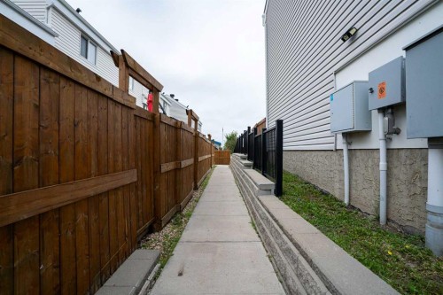 37-711 Beacon Hill Drive, Fort Mcmurray, AB 