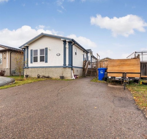 204 Elm Street  Fort Mcmurray, AB T9K 0K1