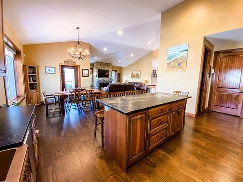 6806 Meadow View Drive, Stettler, AB - Indoor