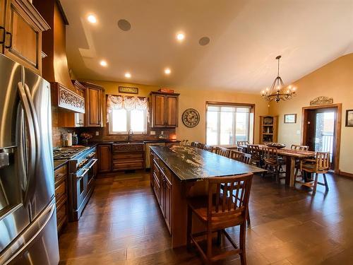 6806 Meadow View Drive, Stettler, AB - Indoor