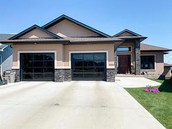 6806 Meadow View Drive  Stettler, AB T0C 2L2