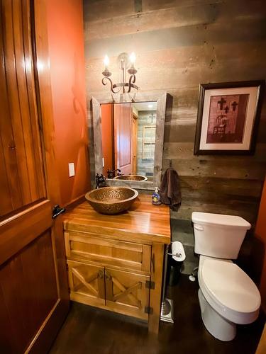 6806 Meadow View Drive, Stettler, AB - Indoor Photo Showing Bathroom