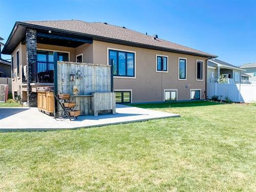 6806 Meadow View Drive, Stettler, AB - Outdoor