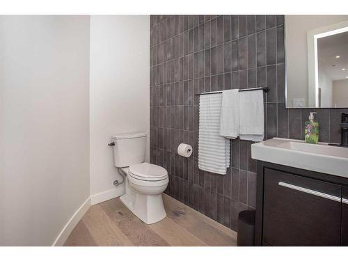 10 Twin Rose Court, Jarvis Bay, AB - Indoor Photo Showing Bathroom