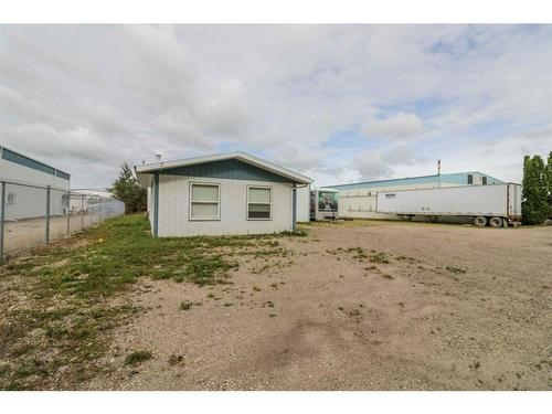 3711 57 Ave, Innisfail, AB 