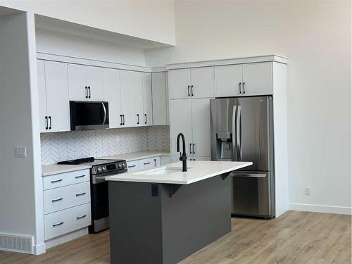 352 Elizabeth Avenue, Nordegg, AB - Indoor Photo Showing Kitchen With Upgraded Kitchen