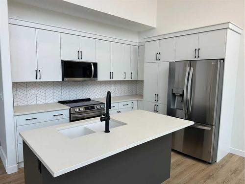 352 Elizabeth Avenue, Nordegg, AB - Indoor Photo Showing Kitchen