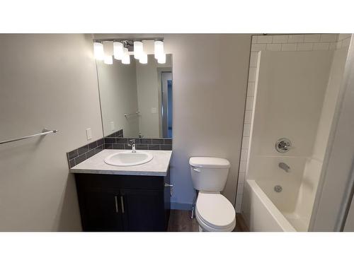 61 Mackenzie Ranch Way, Lacombe, AB - Indoor Photo Showing Bathroom