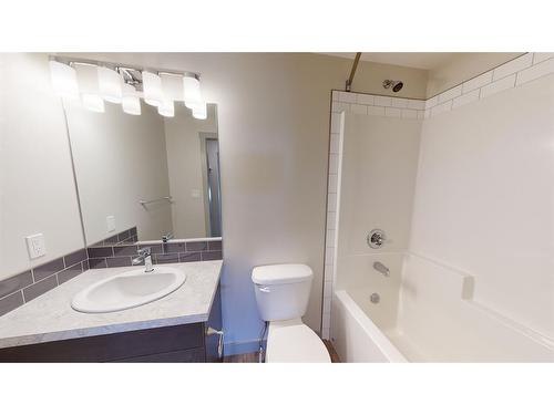 81 Mackenzie Ranch Way, Lacombe, AB - Indoor Photo Showing Bathroom