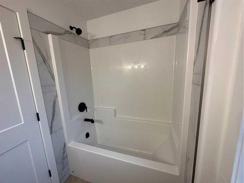 356 Elizabeth Avenue, Nordegg, AB - Indoor Photo Showing Bathroom