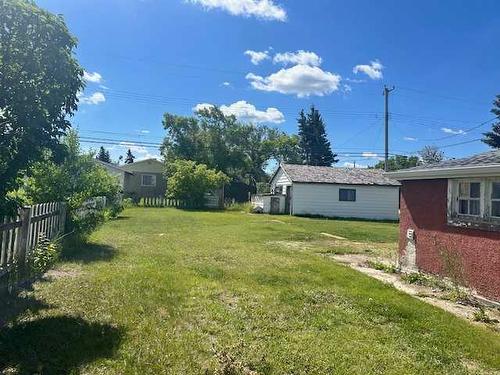 4901 50 Street, Hardisty, AB - Outdoor