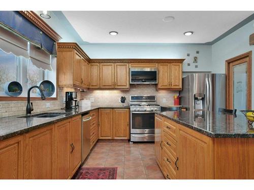 28125 Hwy 587, Rural Red Deer County, AB - Indoor Photo Showing Kitchen