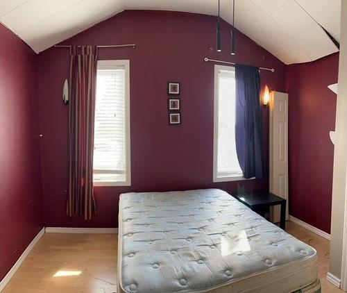 4923 49 Street, Hardisty, AB - Indoor Photo Showing Bedroom