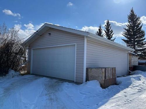 5008 47 Street, Hardisty, AB - Outdoor With Exterior