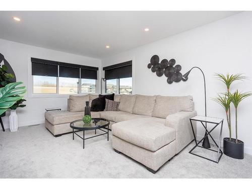 4191 Ryders Ridge Boulevard, Sylvan Lake, AB - Indoor Photo Showing Living Room