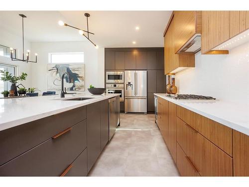 4191 Ryders Ridge Boulevard, Sylvan Lake, AB - Indoor Photo Showing Kitchen With Upgraded Kitchen