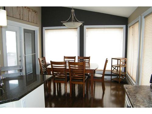 5006 47 Avenue, Forestburg, AB - Indoor Photo Showing Dining Room
