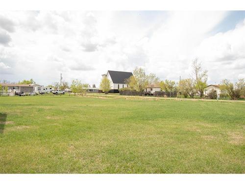 204 2Nd Street, Gadsby, AB 