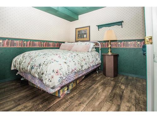 38365 Range Road 281, Rural Red Deer County, AB - Indoor Photo Showing Bedroom