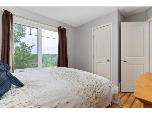 7 Aspen Ridge Close, White Sands, AB - Indoor Photo Showing Bedroom