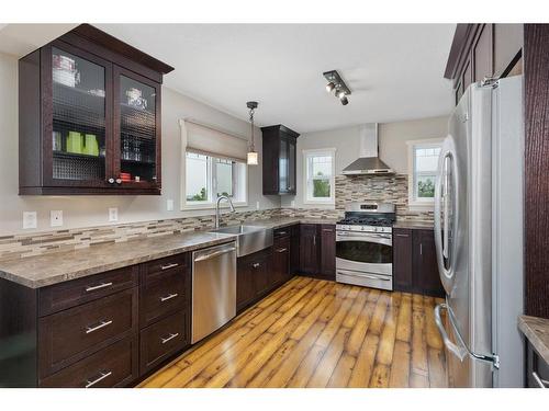 7 Aspen Ridge Close, White Sands, AB - Indoor Photo Showing Kitchen With Stainless Steel Kitchen With Upgraded Kitchen